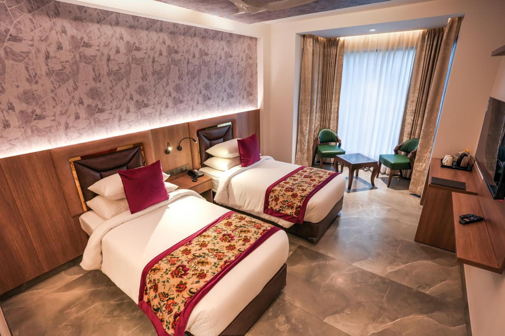 Rj Hotel - Managed By Atithi House Greater Noida Extérieur photo