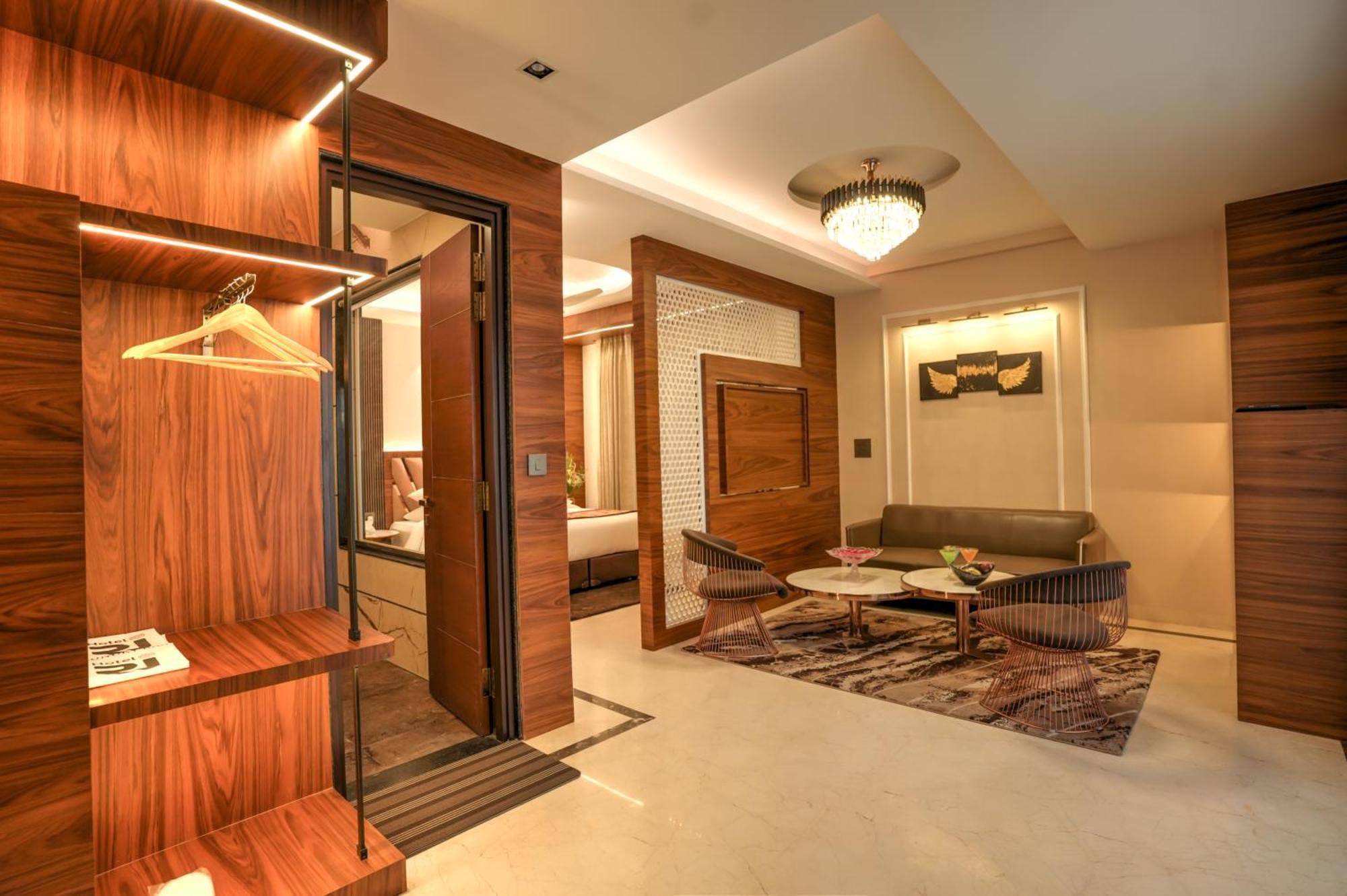 Rj Hotel - Managed By Atithi House Greater Noida Extérieur photo