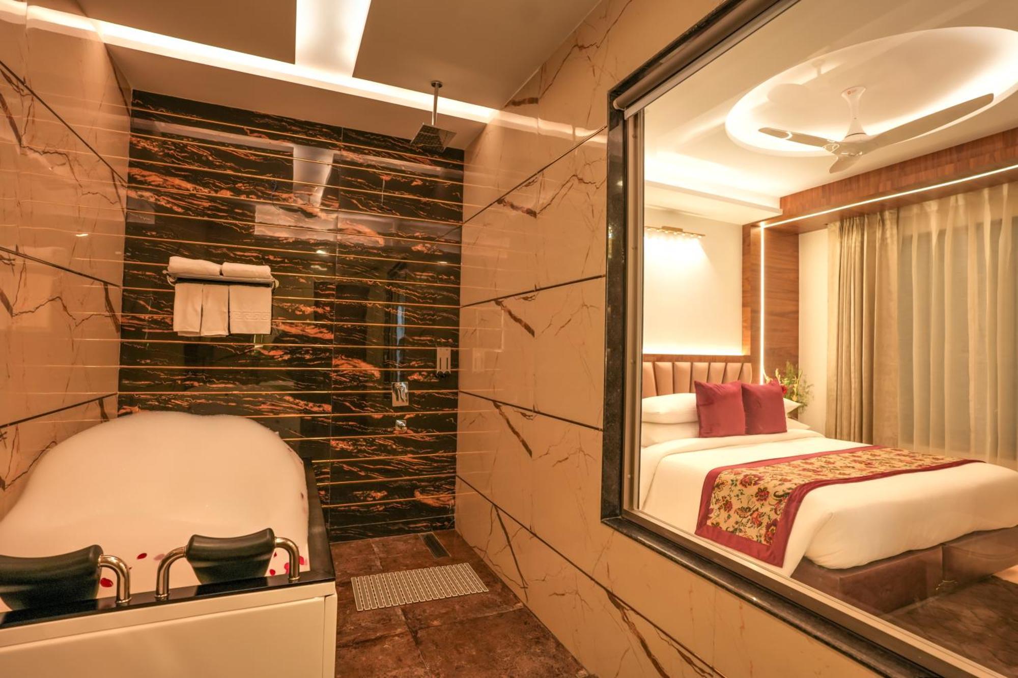 Rj Hotel - Managed By Atithi House Greater Noida Extérieur photo