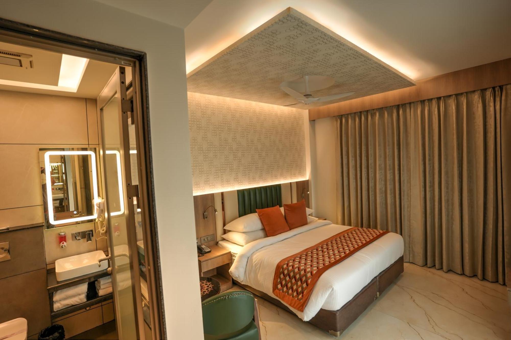 Rj Hotel - Managed By Atithi House Greater Noida Extérieur photo