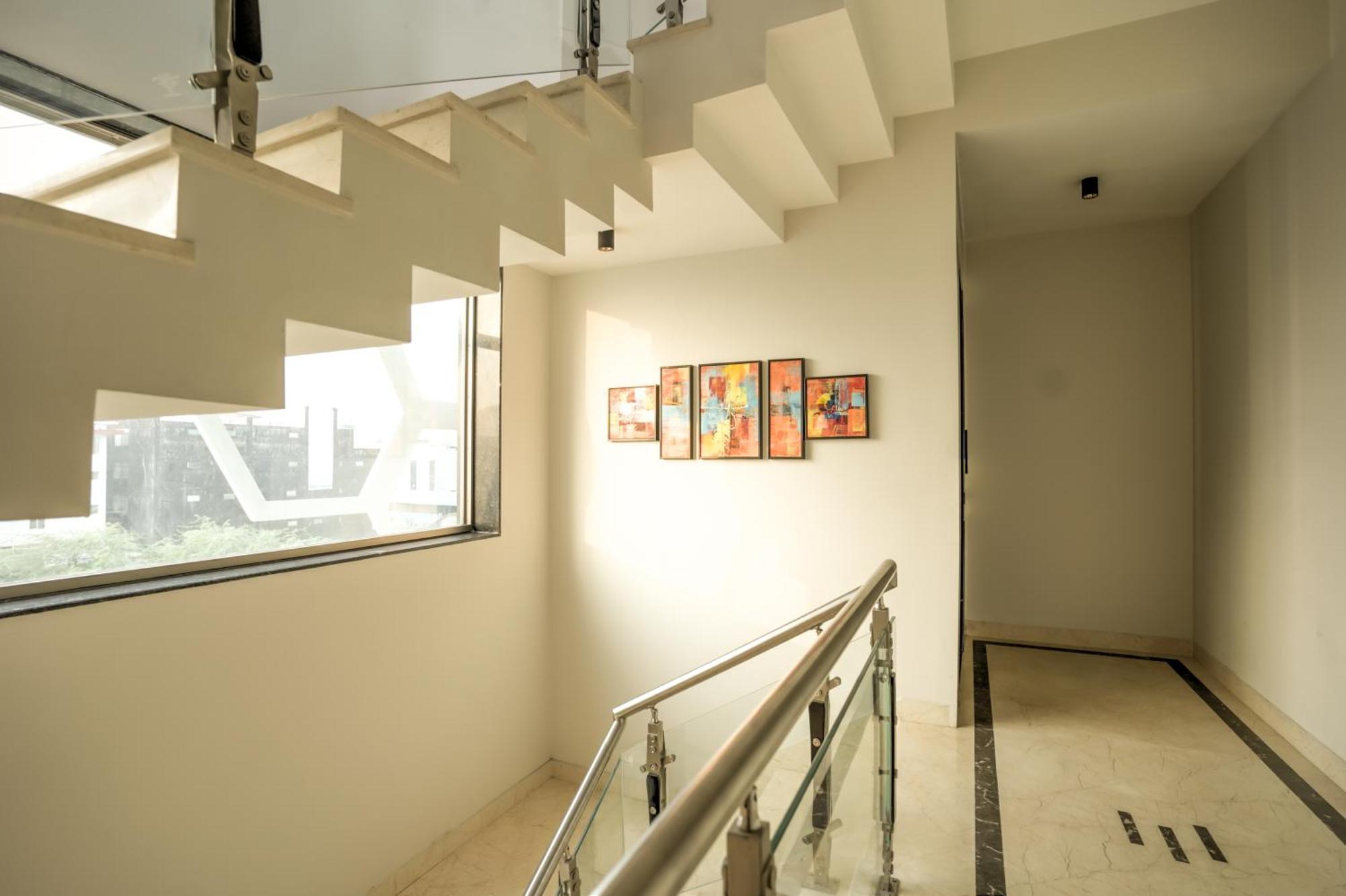 Rj Hotel - Managed By Atithi House Greater Noida Extérieur photo